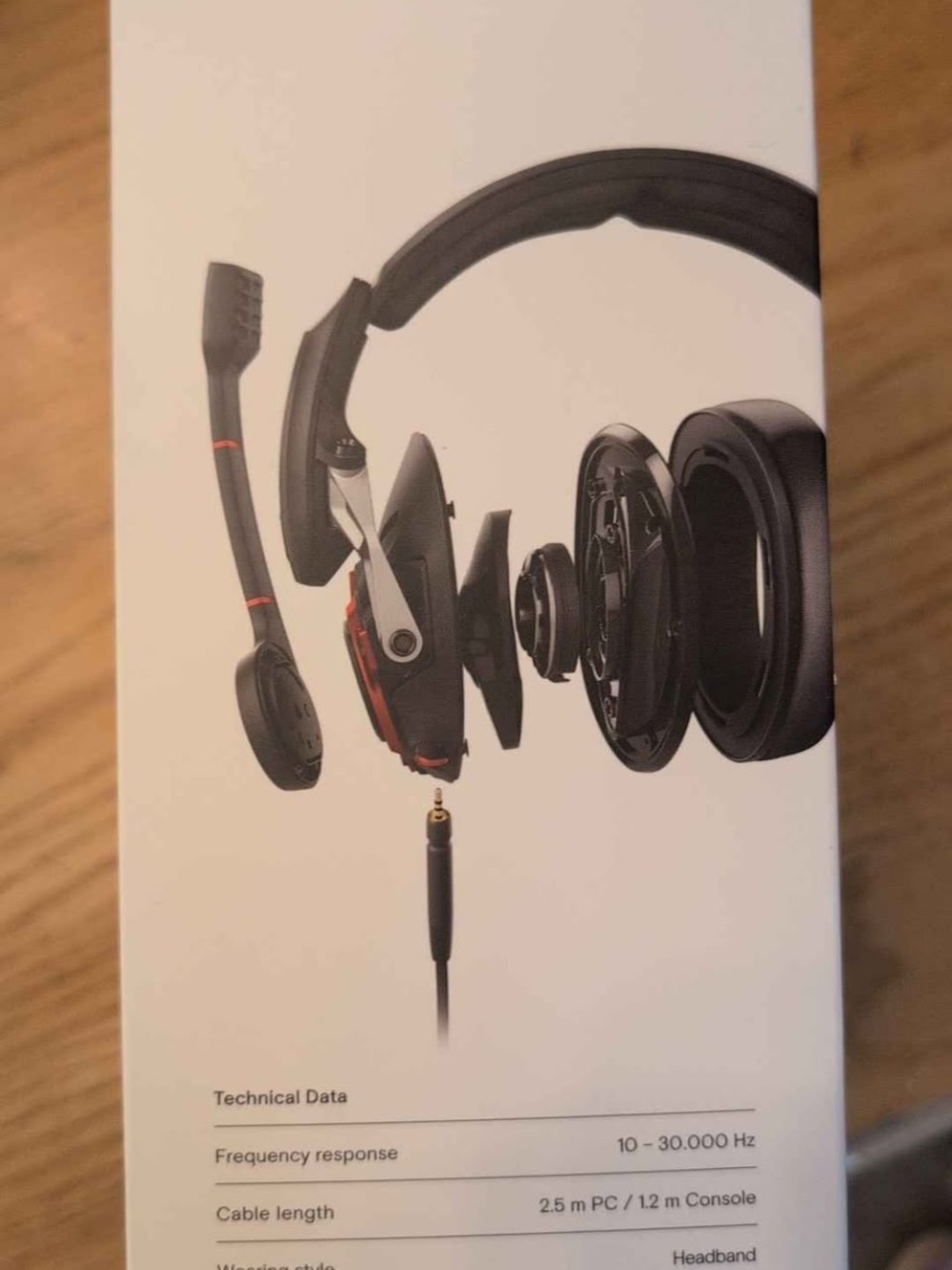 Sennheiser GSP 600 Wired Gaming Headset — Black with Red Trim - Picture 2 of 4